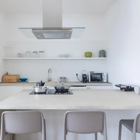 Guesthost - Comfy Terrace In Cagliari Elmas