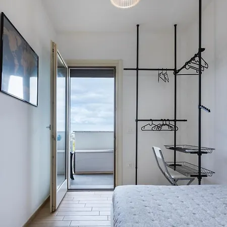 Guesthost - Comfy Terrace In Cagliari Elmas