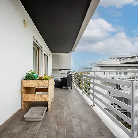 Guesthost - Comfy Terrace In Cagliari Lejlighed